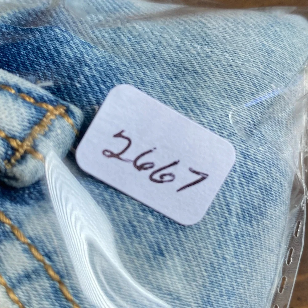 Old Navy Light Blue Jean Shorts for Men Size 32 Cut Offs Distressed Light‎ Wash